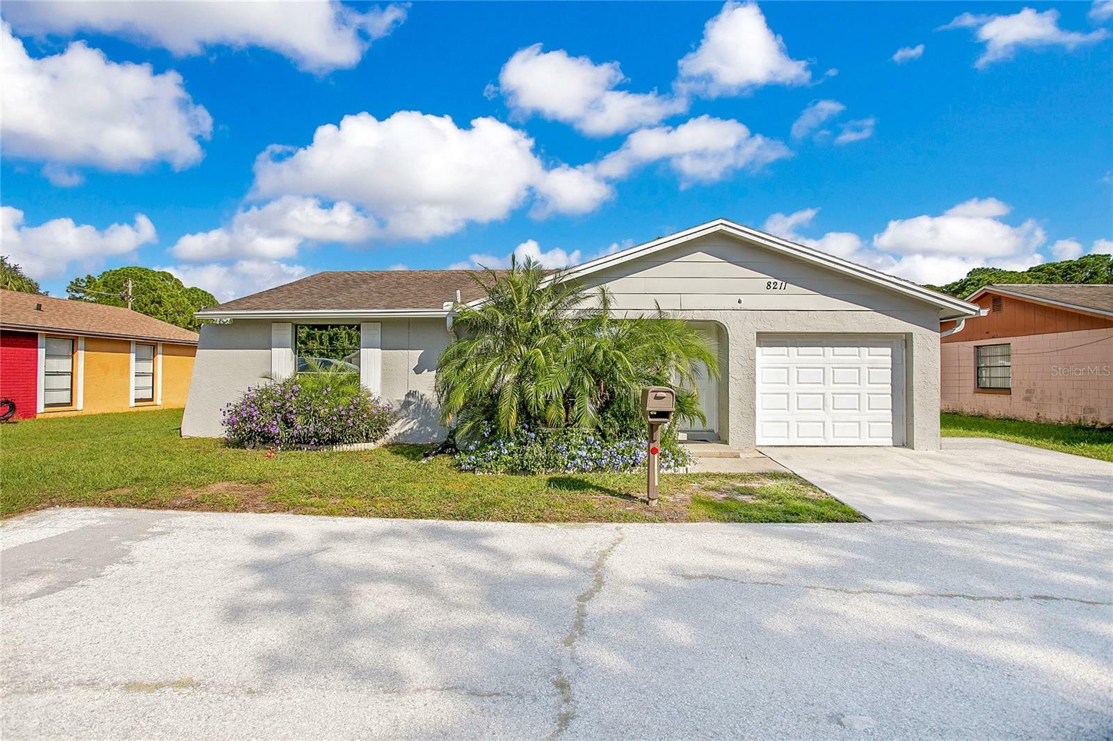 Property Photo: 8211 Abbyhill Place FL 33615