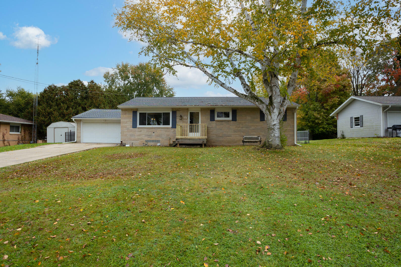 Property Photo:  2527 Dorvin Drive  MI 49201 