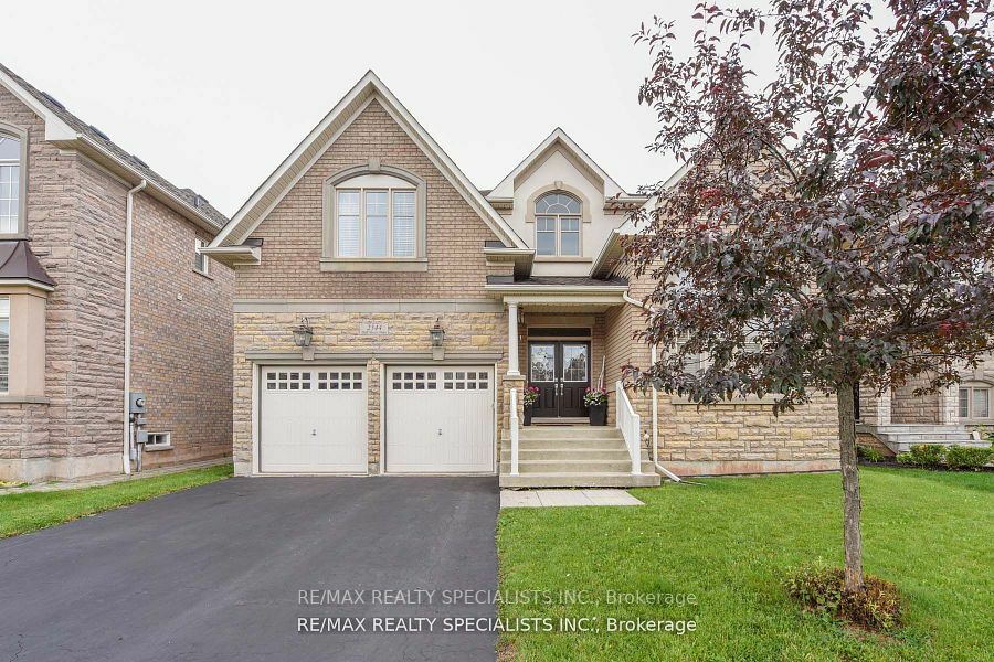 Property Photo:  2344 Hall Manor Dr  ON L6H0C5 