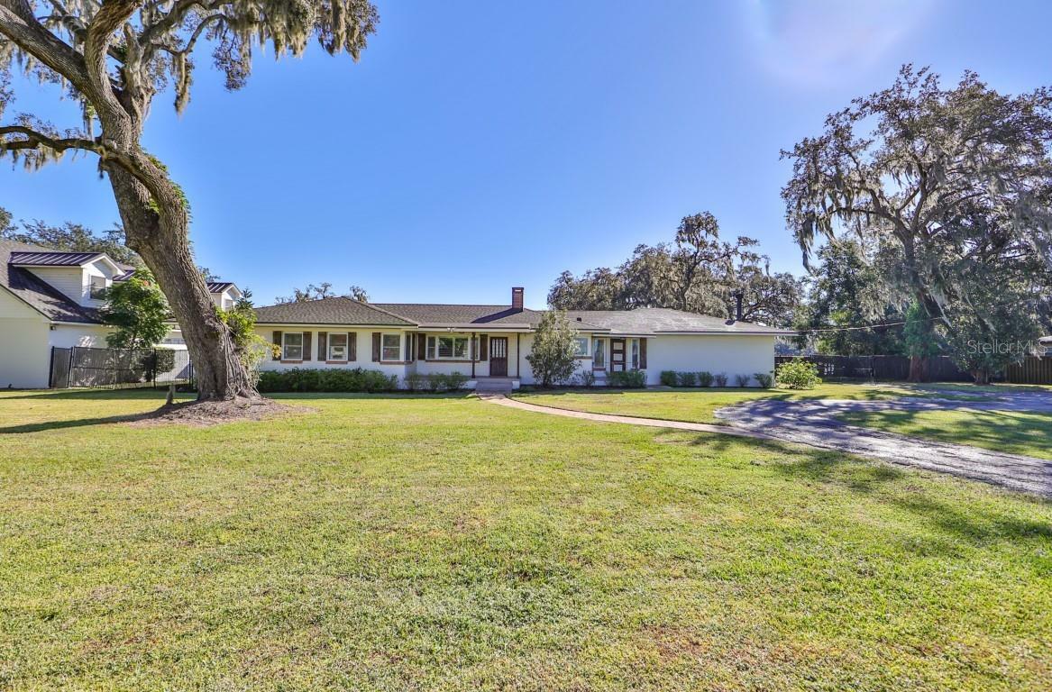 Property Photo: 4019 Moores Lake Road FL 33527