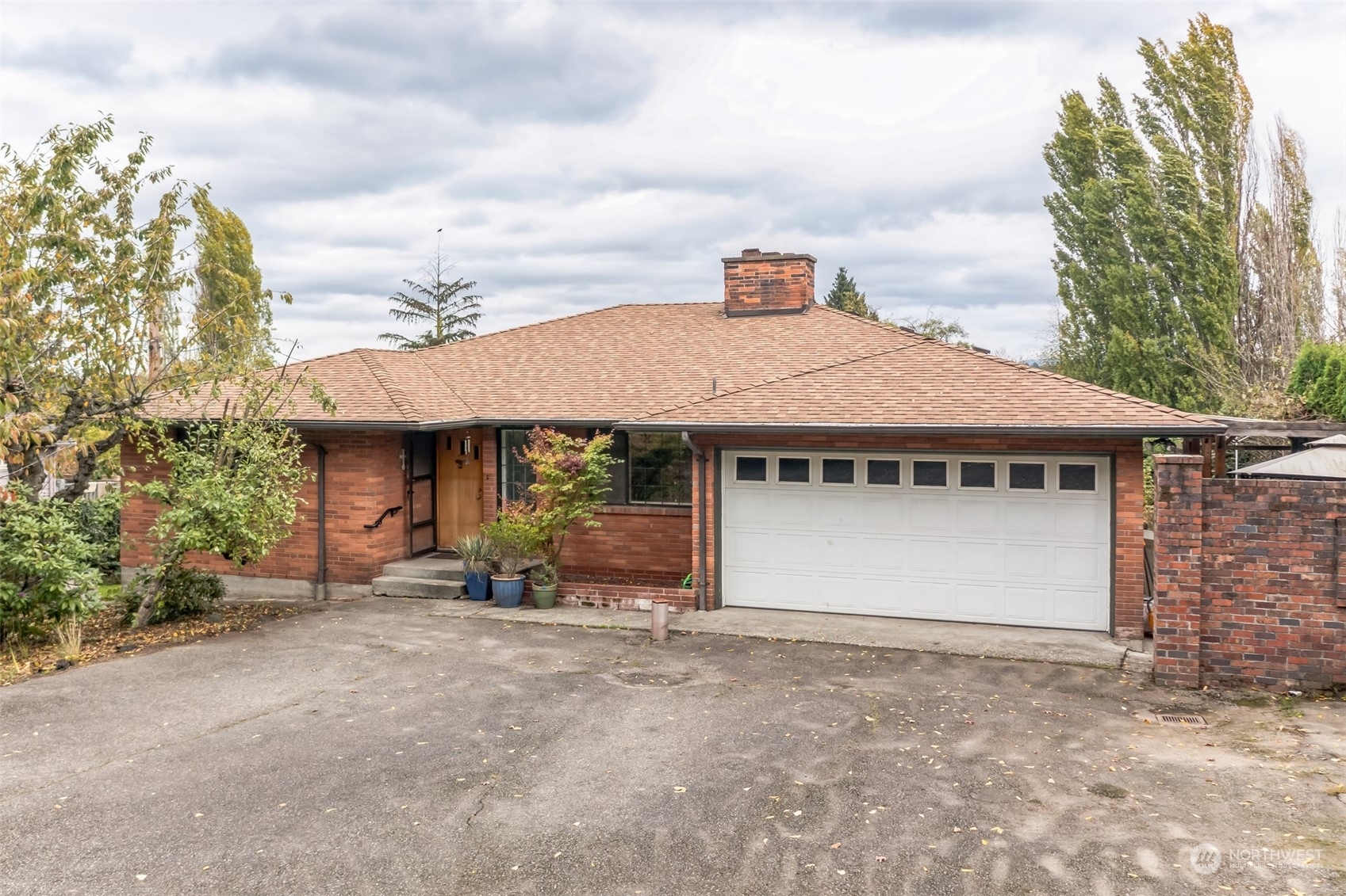 Property Photo:  11014 Des Moines Memorial Drive S  WA 98168 