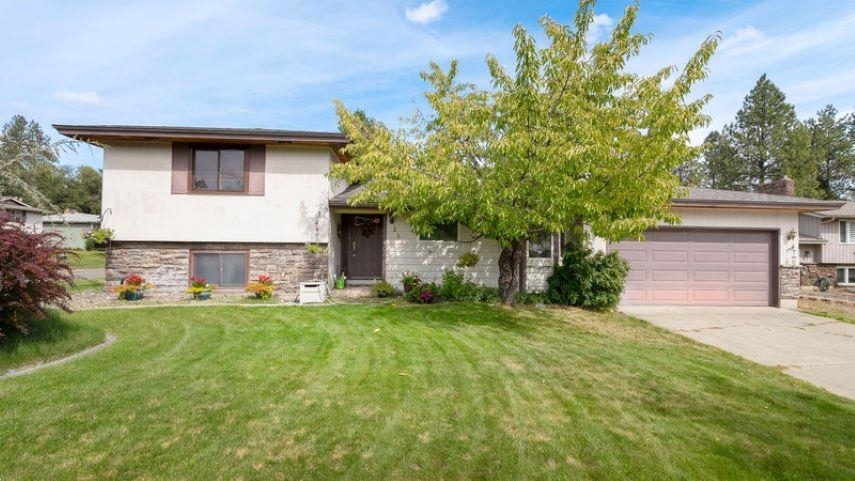 Property Photo: 216 W Alta Ct WA 99218