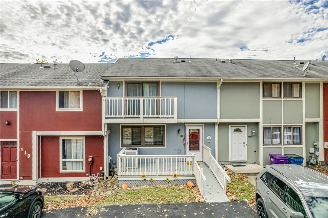 Property Photo:  117 Rampart Blvd  PA 15068 