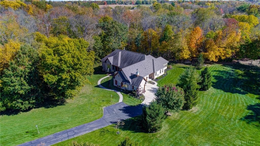 Property Photo: 705 Memorial Drive OH 45385