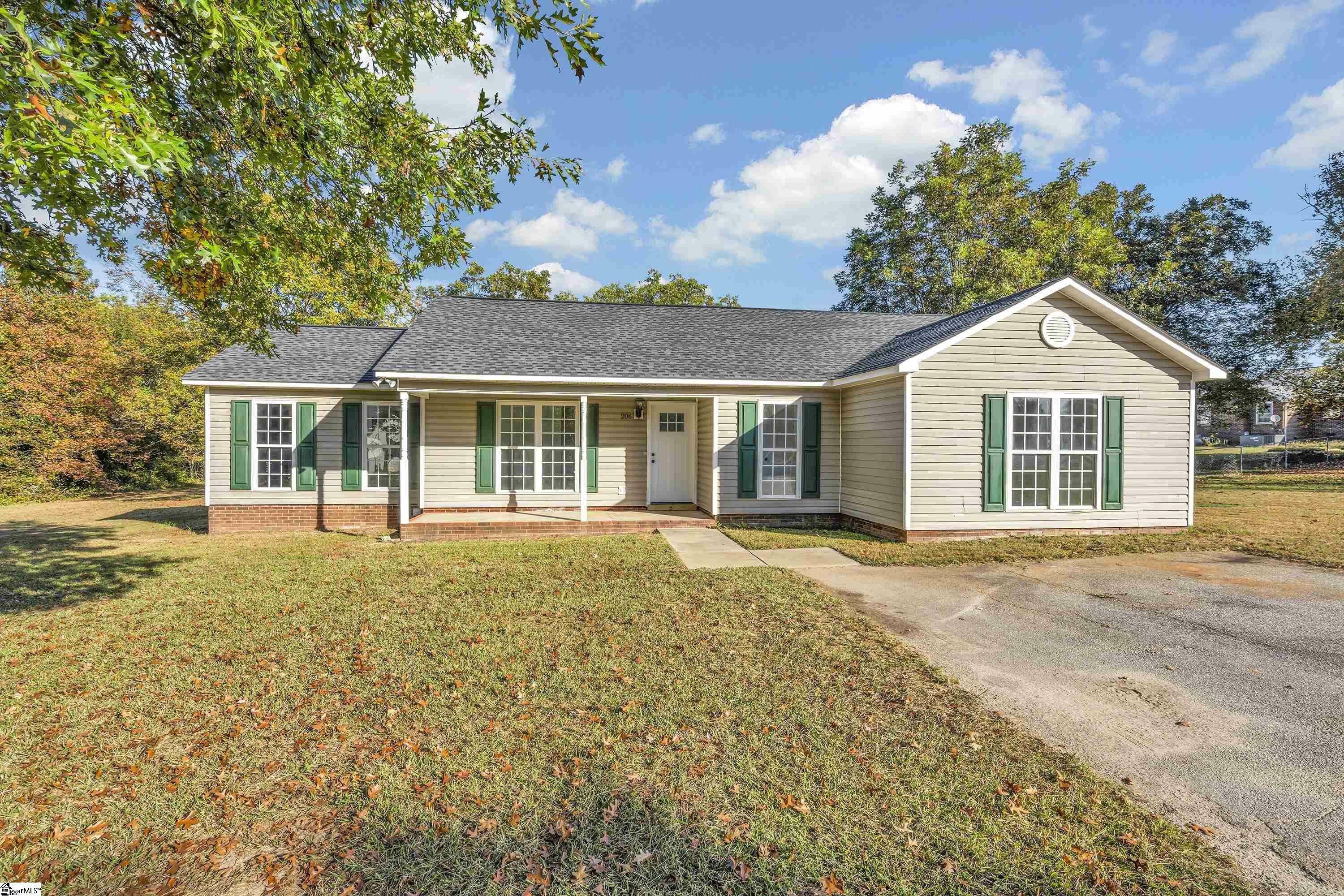 3 bed Duncan home for sale: 206 Dillard Road, Duncan, SC 29334