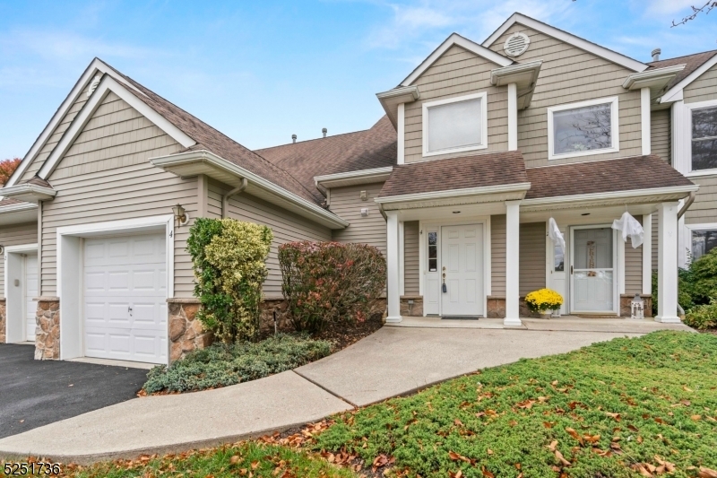 4 Bourne Cir  Hardyston Twp. NJ 07419 photo