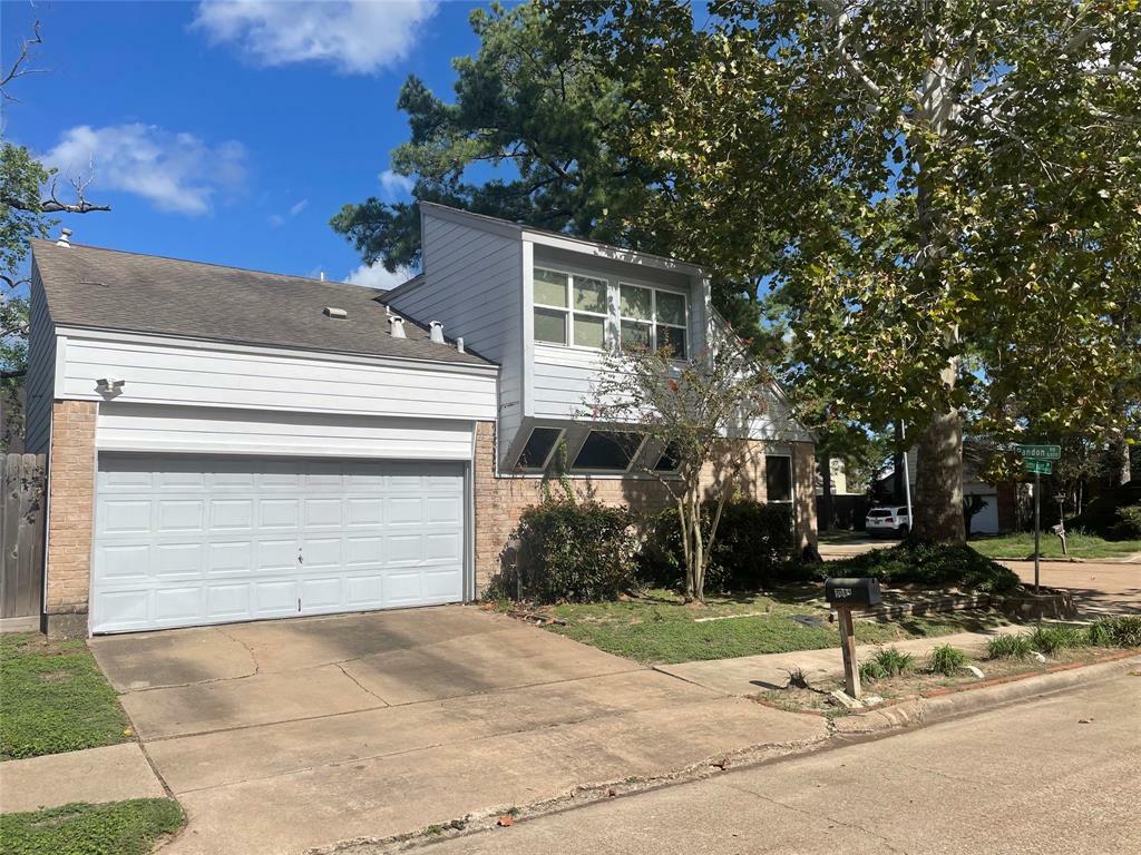 Property Photo: 5002 Summer Forest Drive TX 77091