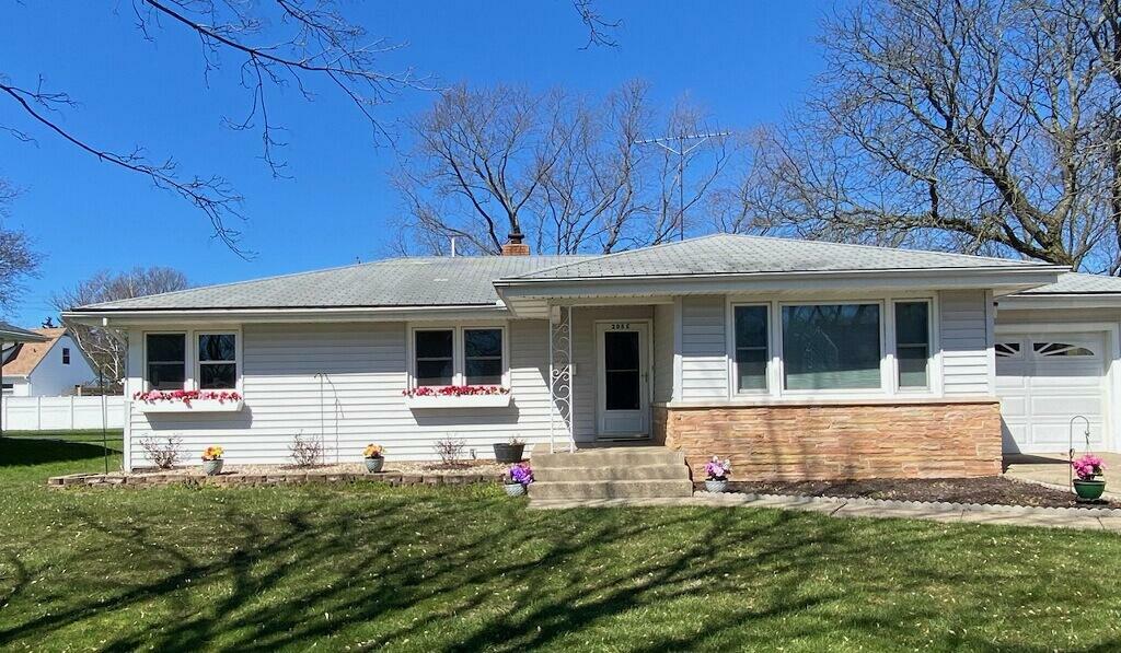 Property Photo:  205 E Michigan  MI 49128 