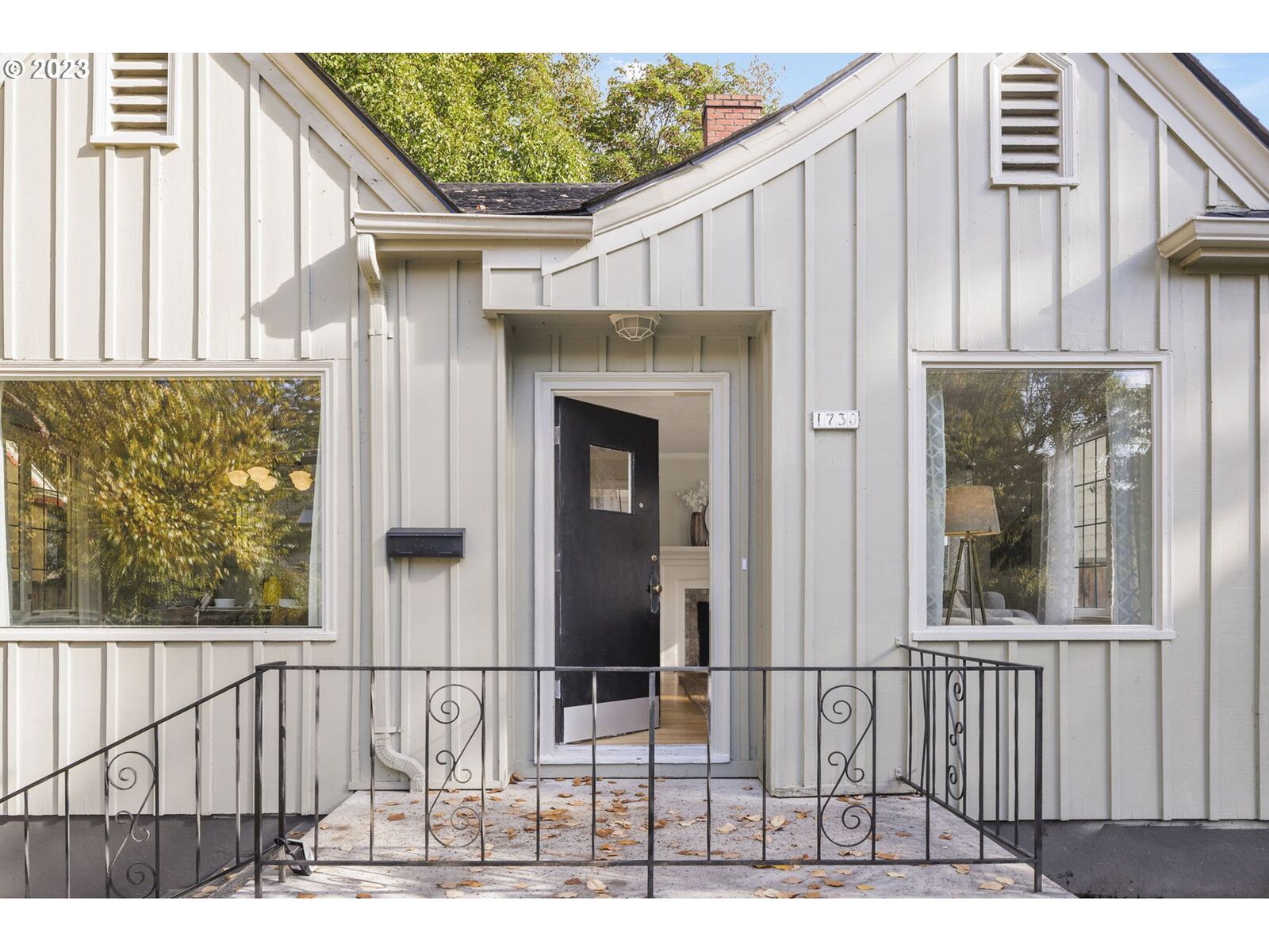 Property Photo:  1730 SE 38th Ave  OR 97214 