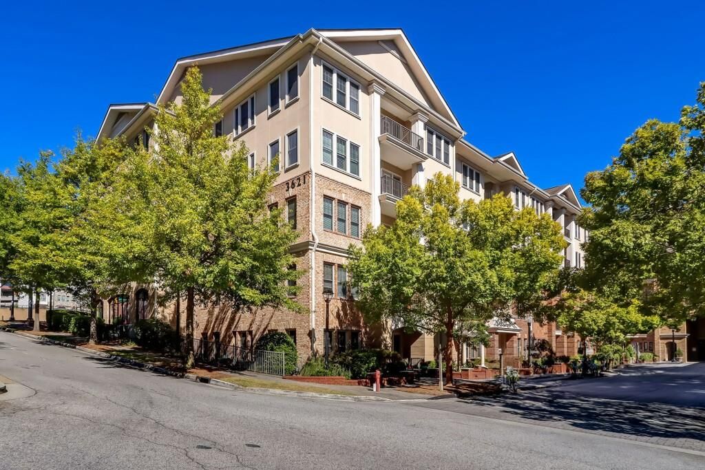 Property Photo:  3621 Vinings Slope SE 1339  GA 30339 