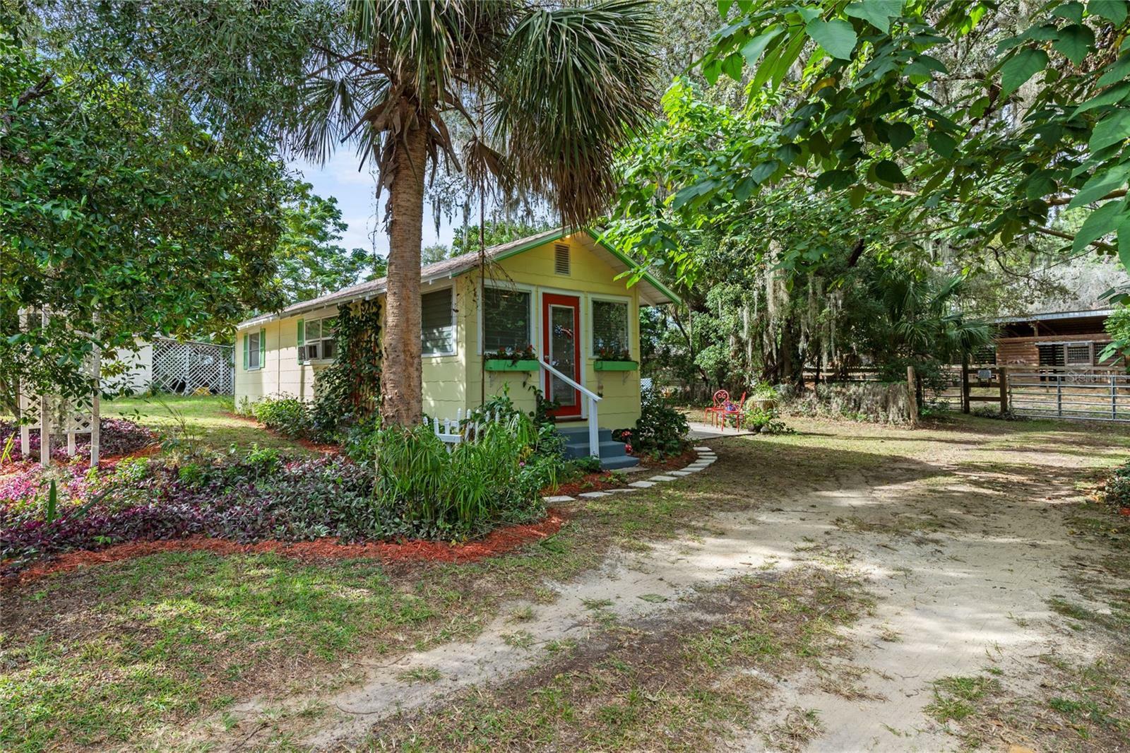 Property Photo:  1907 E Washington  FL 32726 