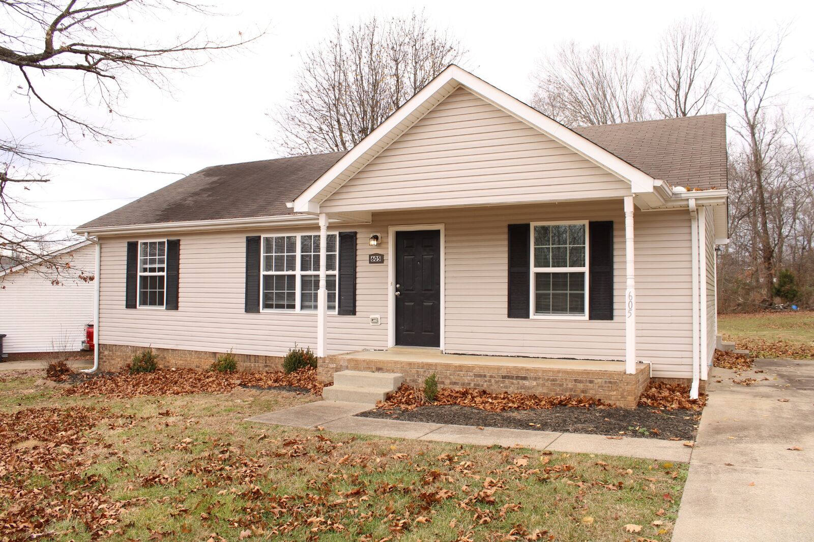 Property Photo:  605 Woodhaven Dr  TN 37042 