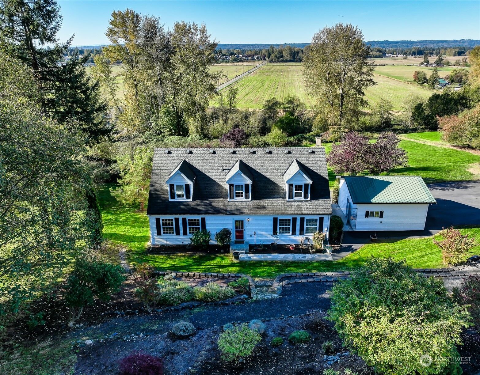 Property Photo: 10820 76th Drive NE WA 98271