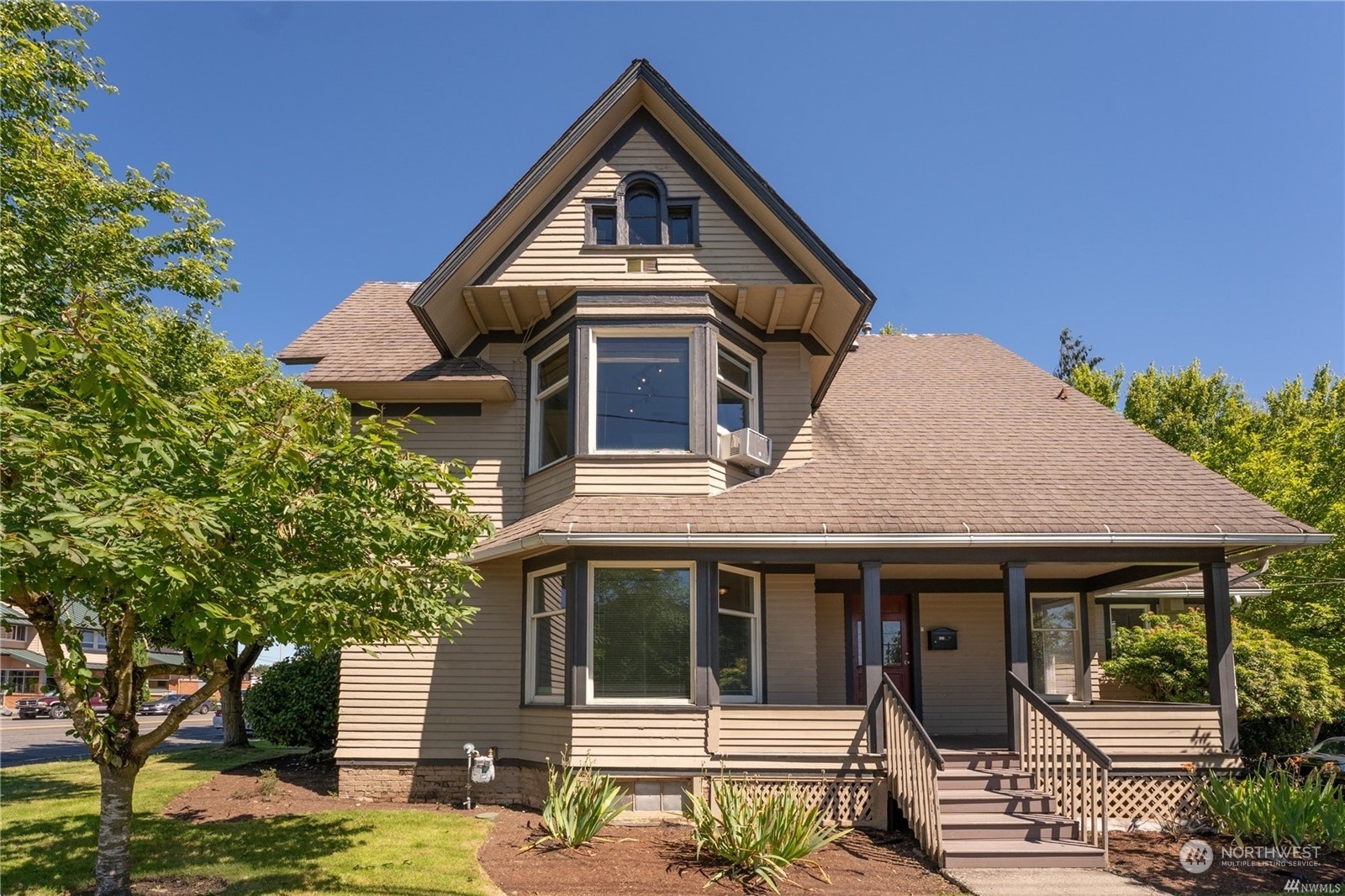 Property Photo:  3631 Colby Avenue  WA 98201 