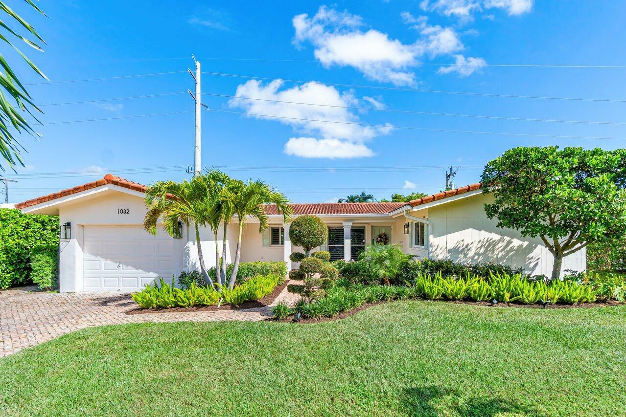 Property Photo: 1032 SW 9th Avenue FL 33486