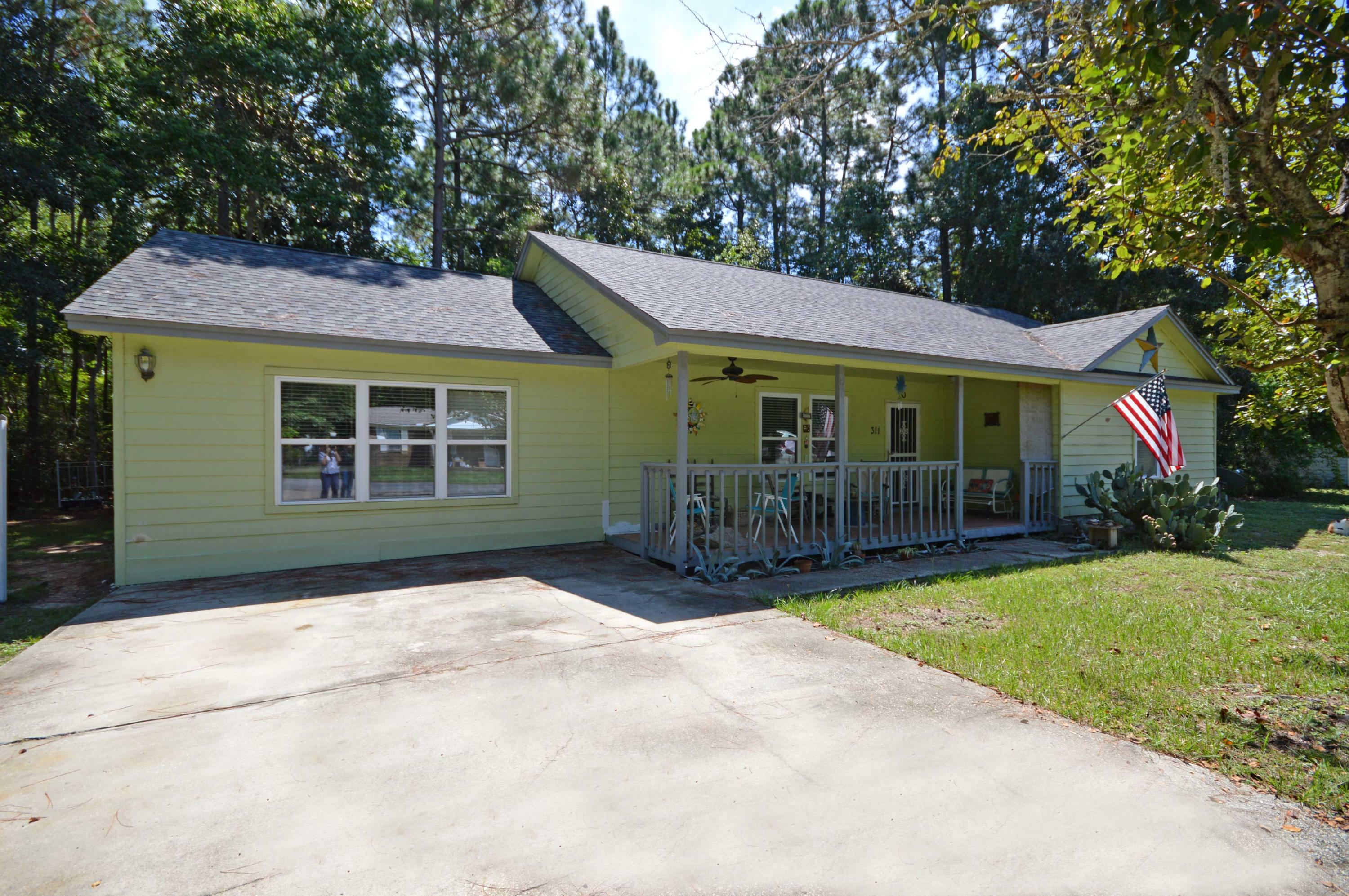 Property Photo:  311 Ridgewood Avenue  FL 32569 