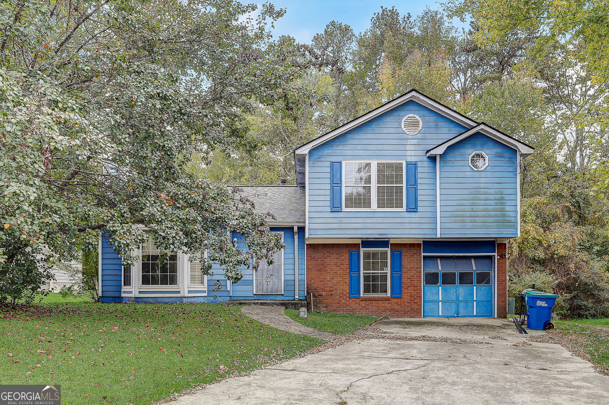 Property Photo: 6230 Emerald Pointe Circle GA 30349