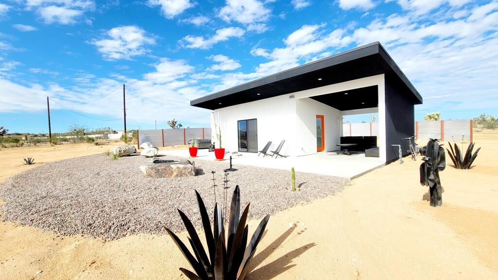 Property Photo: 59226 Aberdeen Drive CA 92284