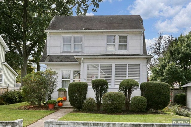 Property Photo:  60 Meyns Place  NJ 07621 