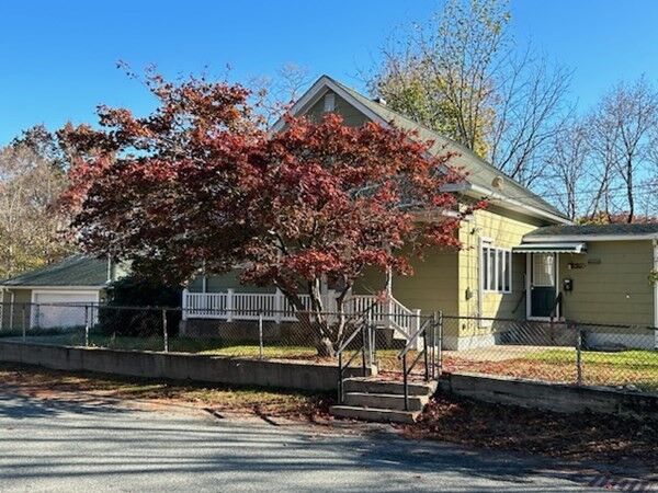 85 Miller Ave  Blackstone MA 01504 photo