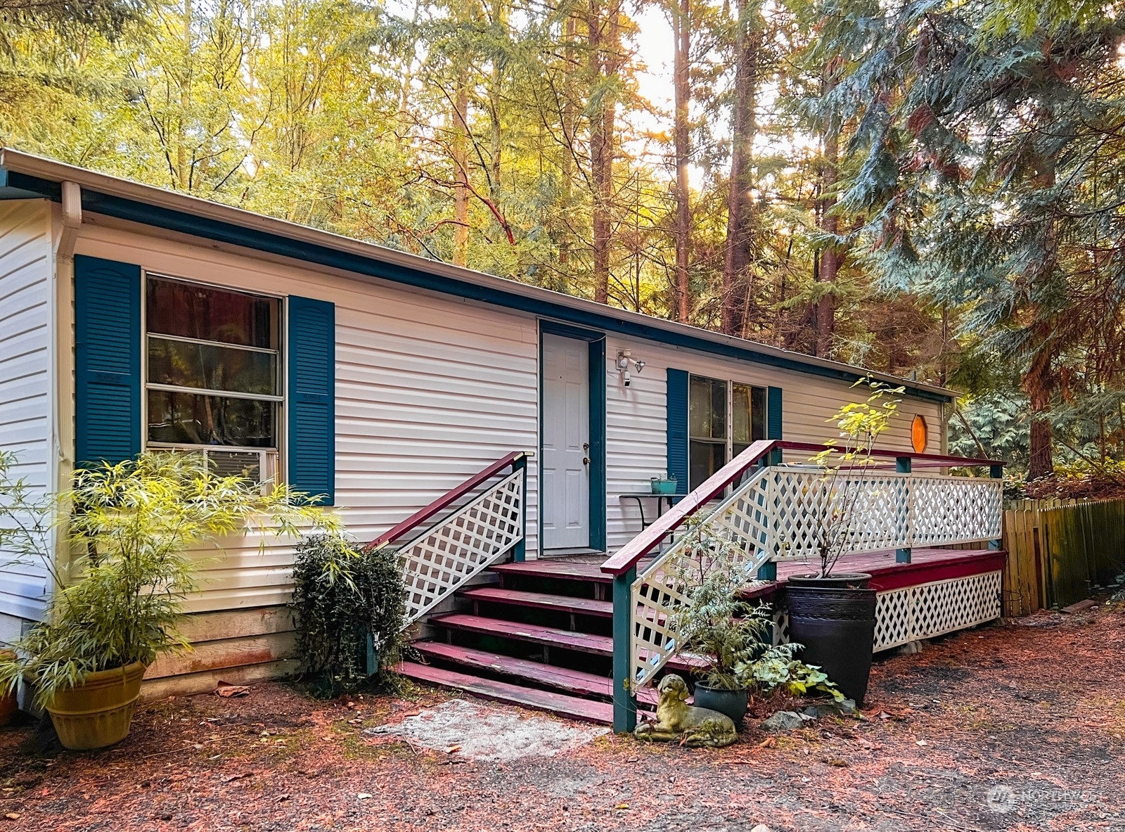 Property Photo:  250 Flamingo Road  WA 98368 