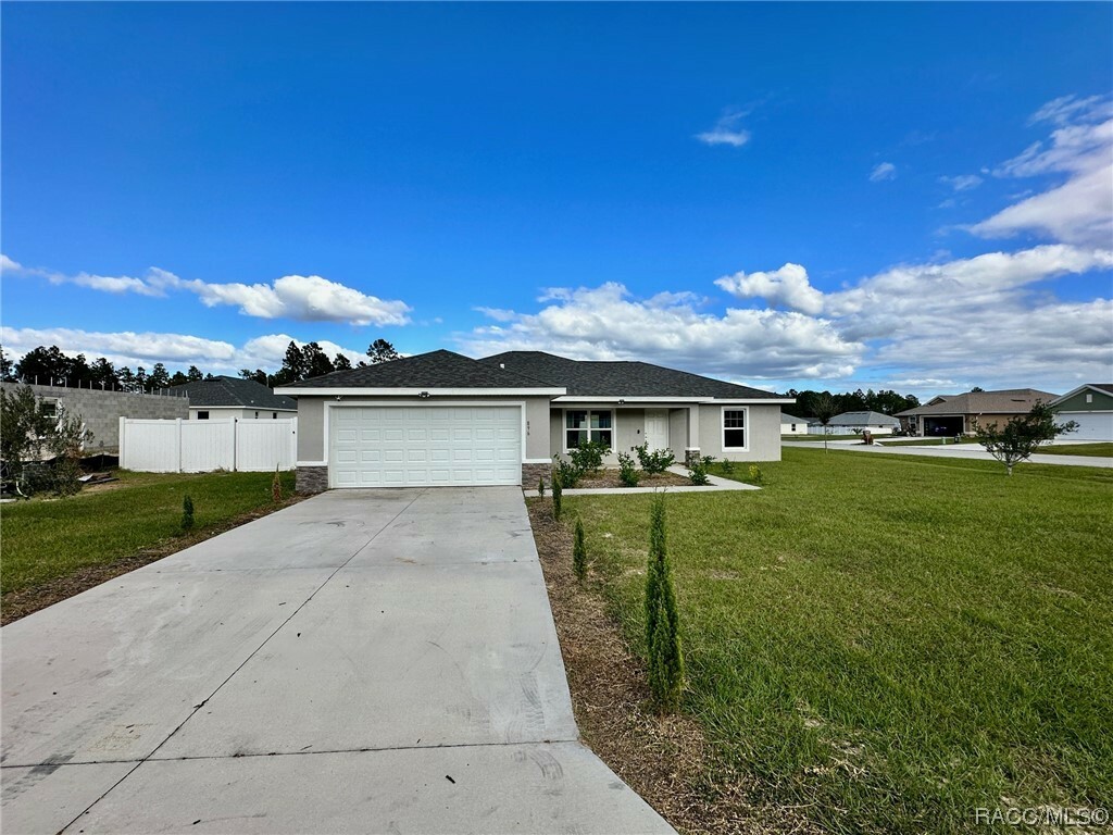 Property Photo:  896 W Hallam Drive  FL 34434 