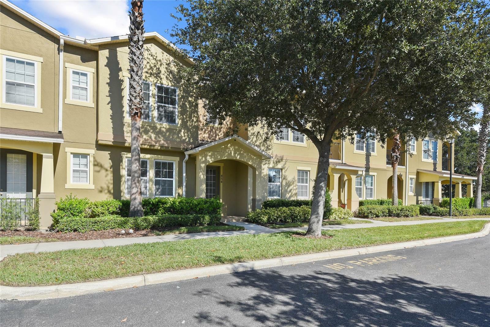 Property Photo:  454 Ellis Square Court  FL 32771 