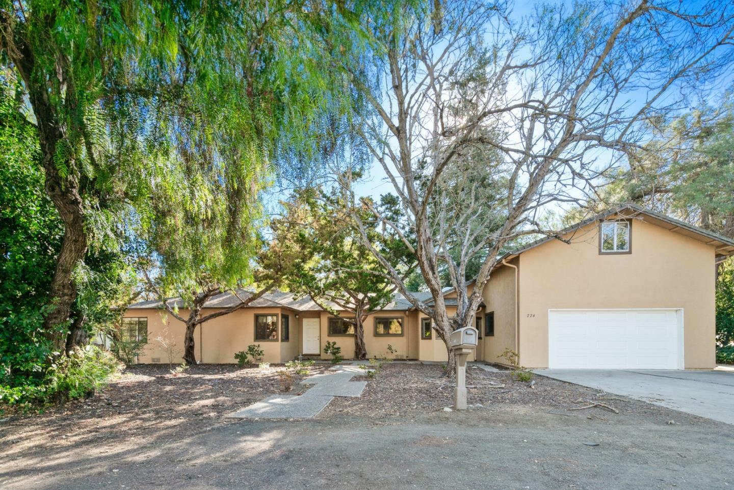 Property Photo:  774 Manor Way  CA 94024 