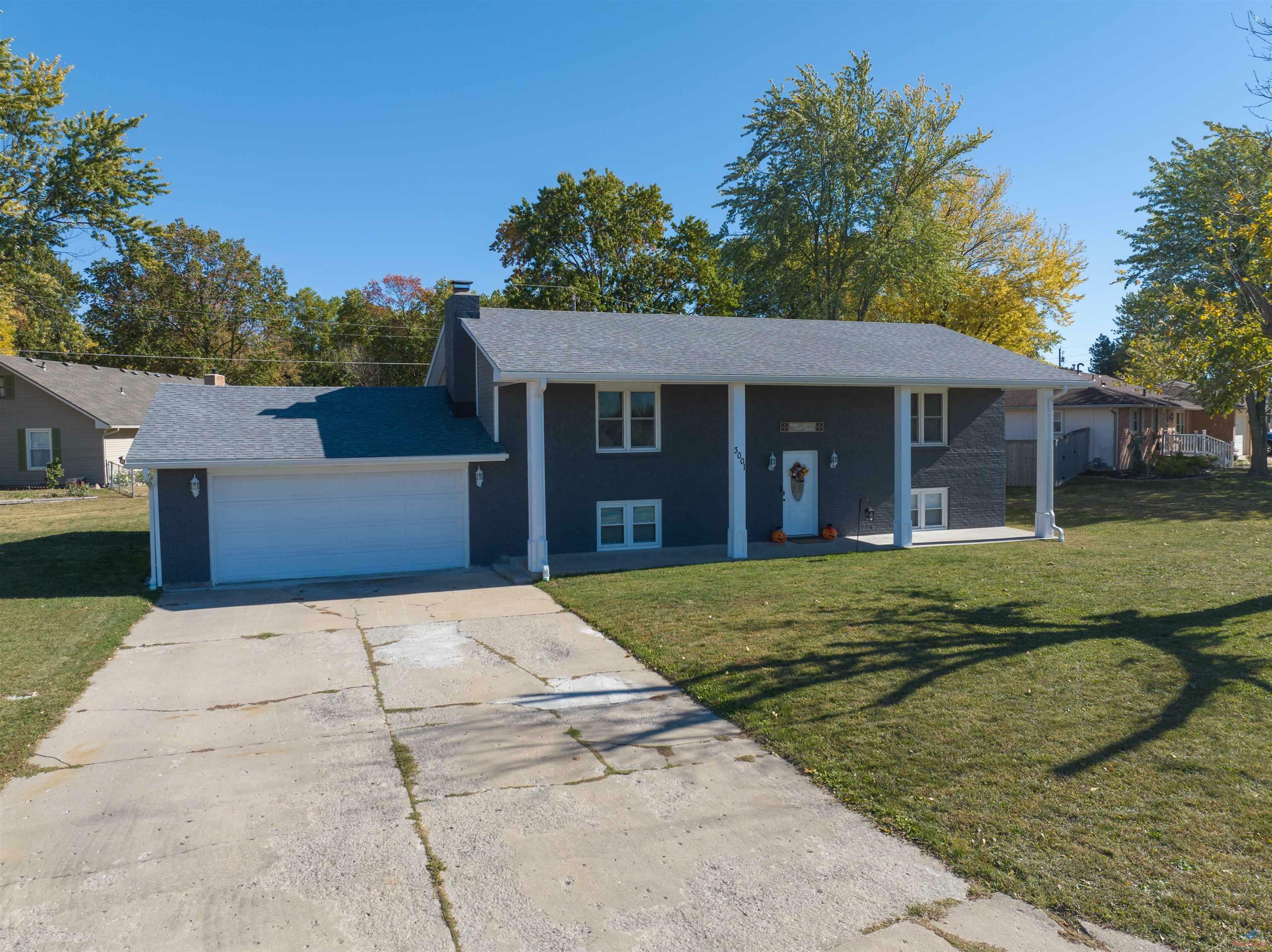 Property Photo: 3001 Clarendon MO 65301