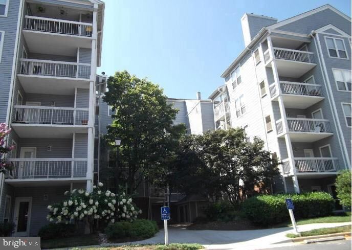 Property Photo: 3178 Summit Square Drive 3-B1 VA 22124