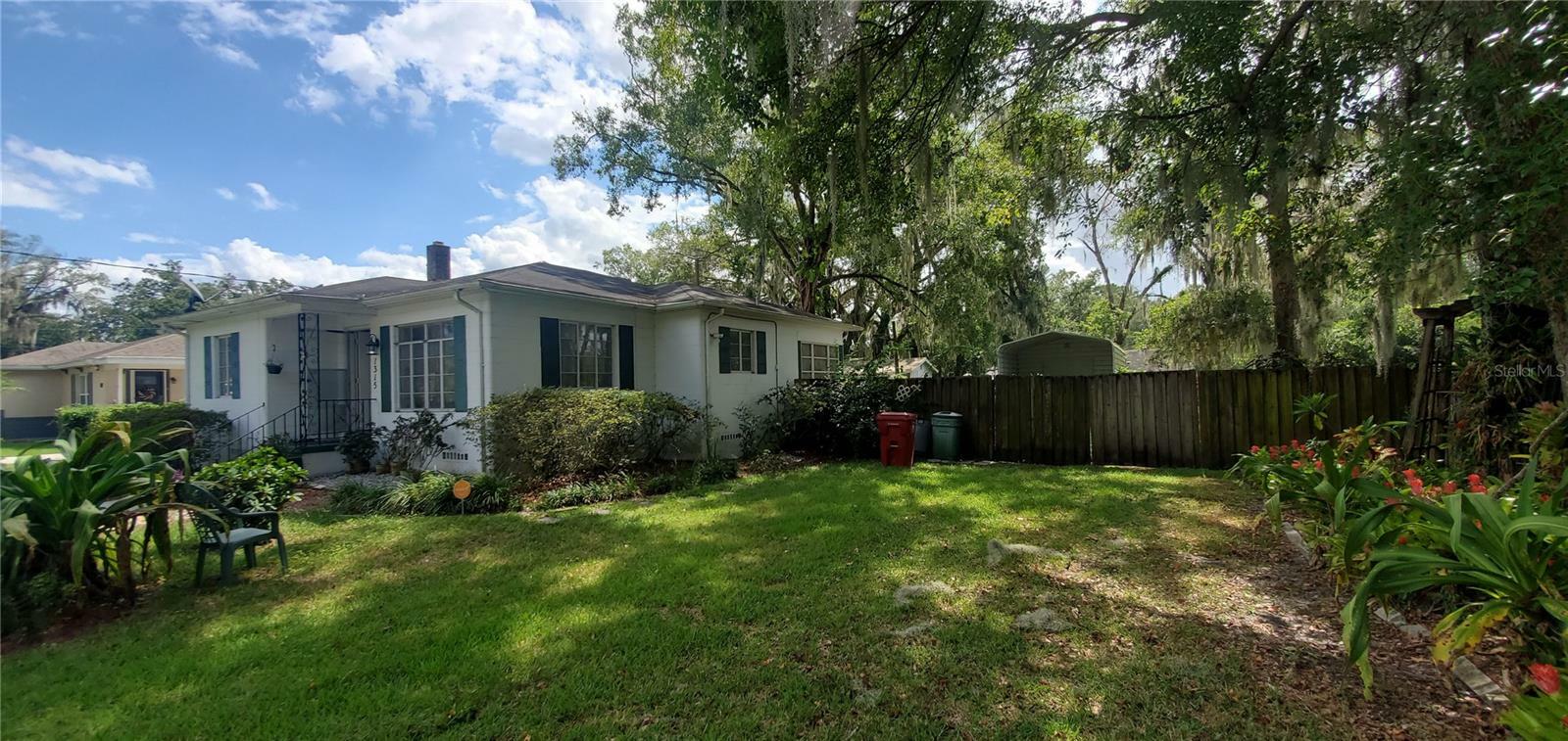 Property Photo:  1315 E Tomlin Street  FL 33563 