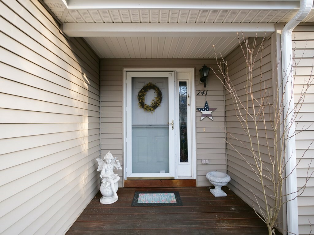 Property Photo:  241 Bridle Cross Rd 241  MA 01420 