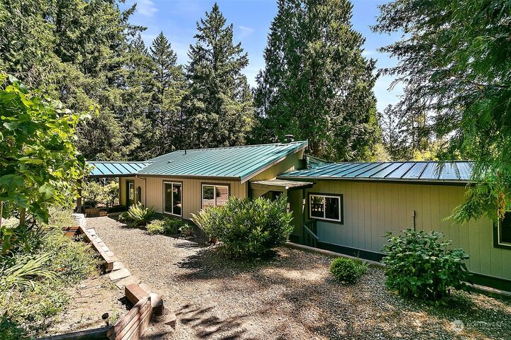 Home for sale in Lakebay 3121 189th Avenue NW, Lakebay, WA 98349