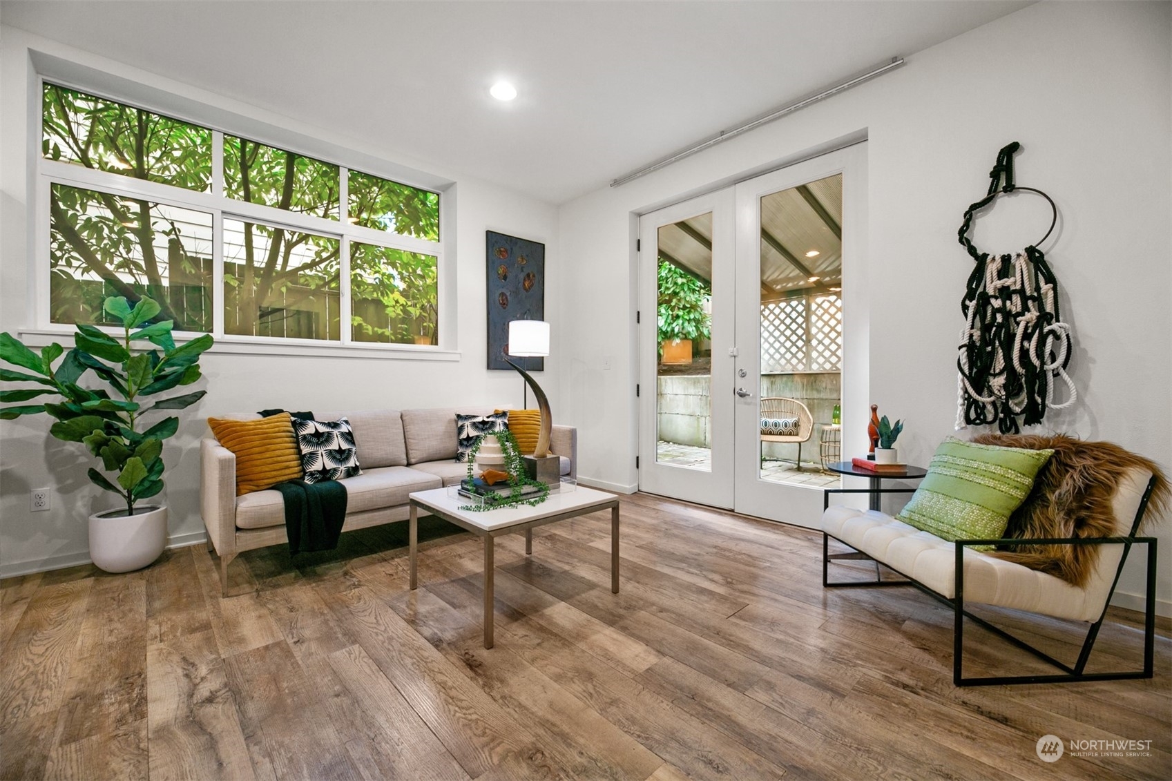 Property Photo: 1827 E Glen Street WA 98112