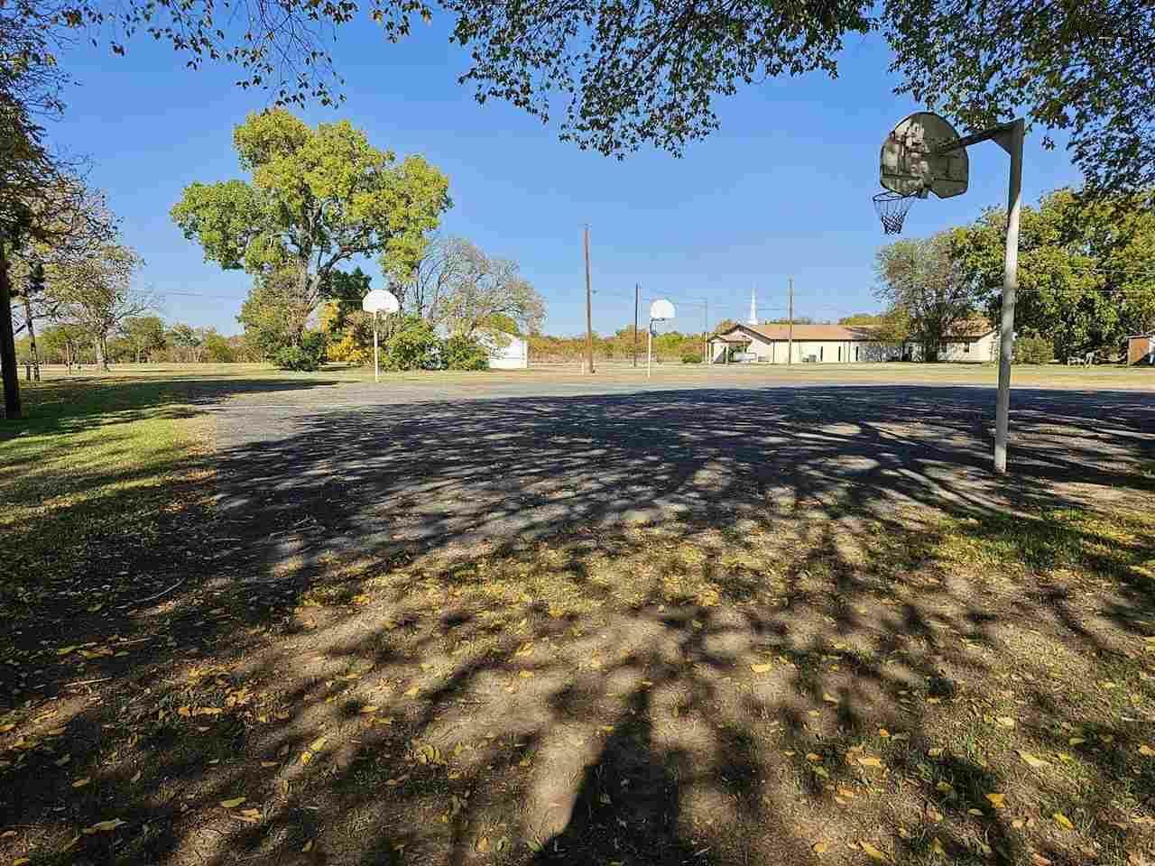 000 W 6th Street  Burkburnett TX 76354 photo