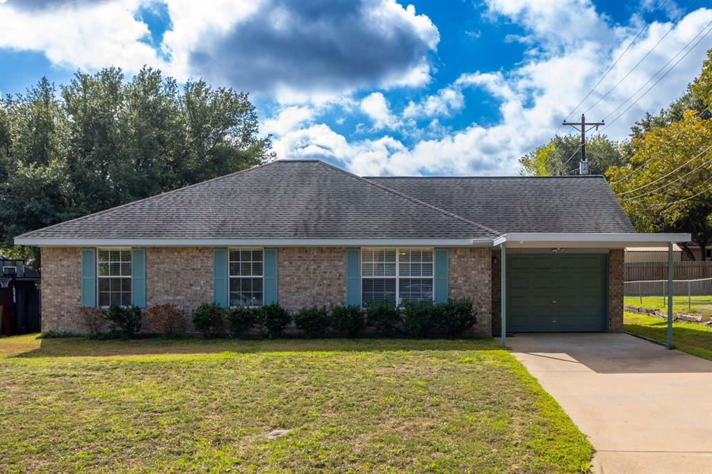 Property Photo: 1307 W Jefferson Street TX 77833