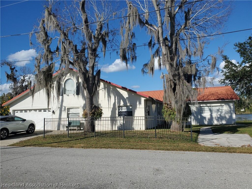 Property Photo: 79 Twin Lakes Road FL 33852