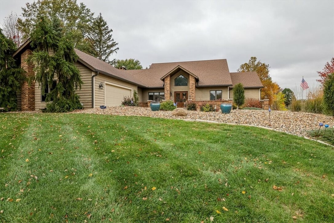 Property Photo: 1108 Bruce Lane IA 50219
