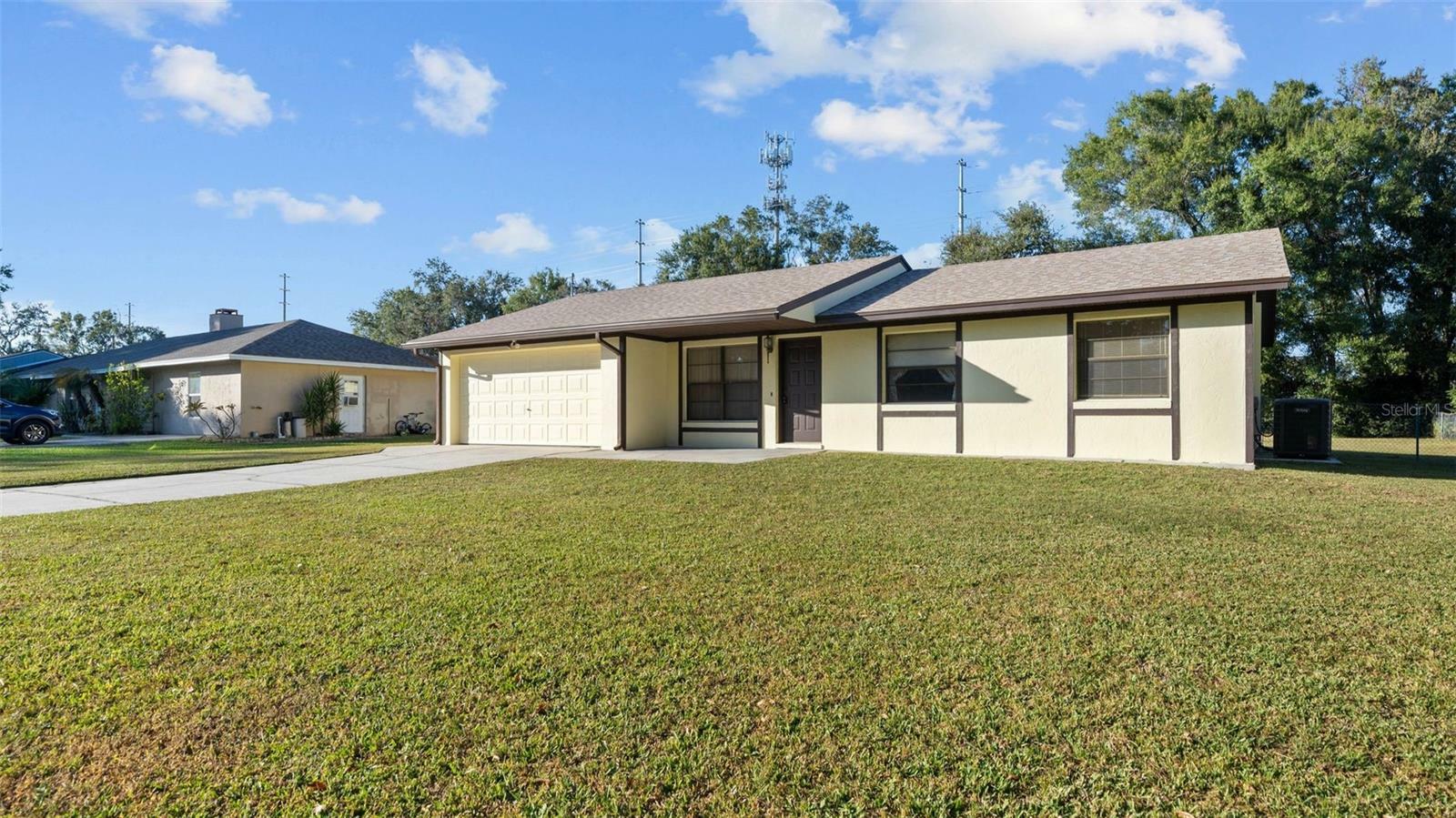 Property Photo:  2823 Forestgreen Drive N  FL 33811 