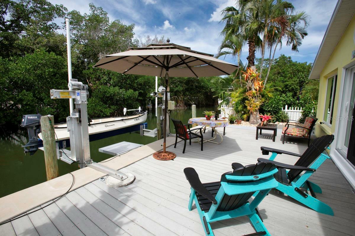 Property Photo:  7165 Longboat Drive N  FL 34228 