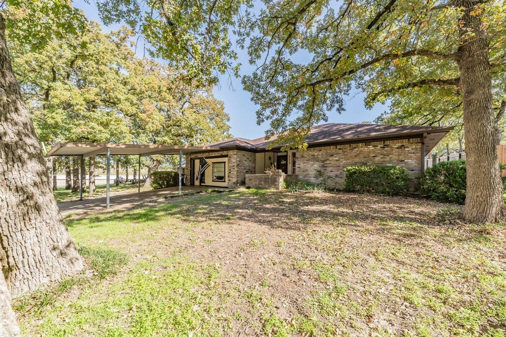 Property Photo:  113 Hankins Drive  TX 76020 