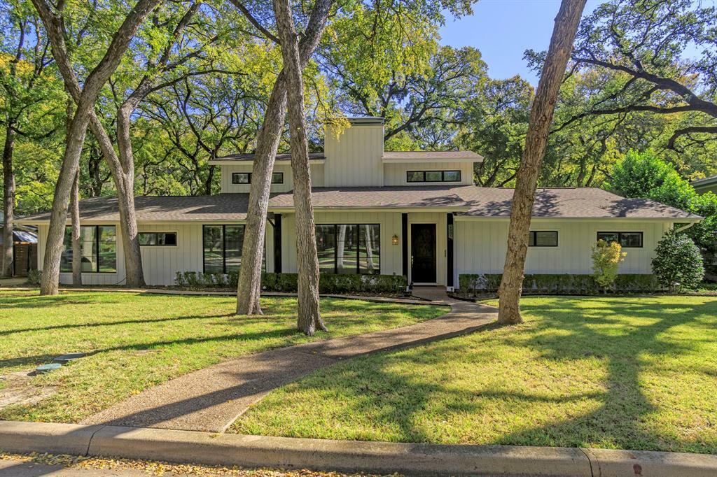 Property Photo:  2901 Harlanwood Drive  TX 76109 