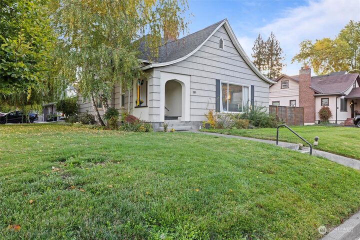 Property Photo: 381 S Park Street WA 99362