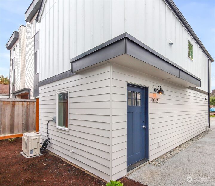 5012 -C 42nd Avenue SW  Seattle WA 98136 photo