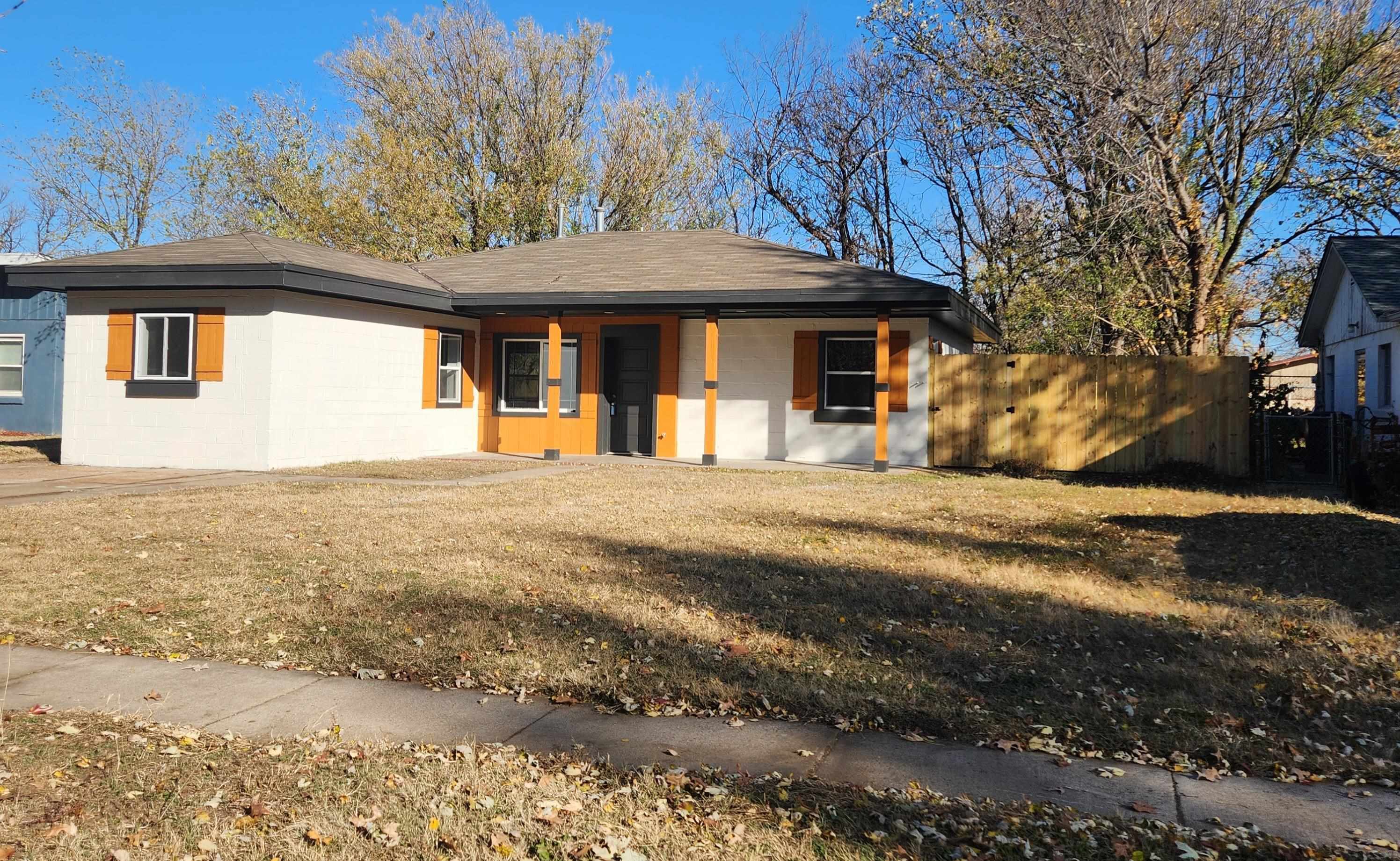 Property Photo:  1908 S Fern St  KS 67213 