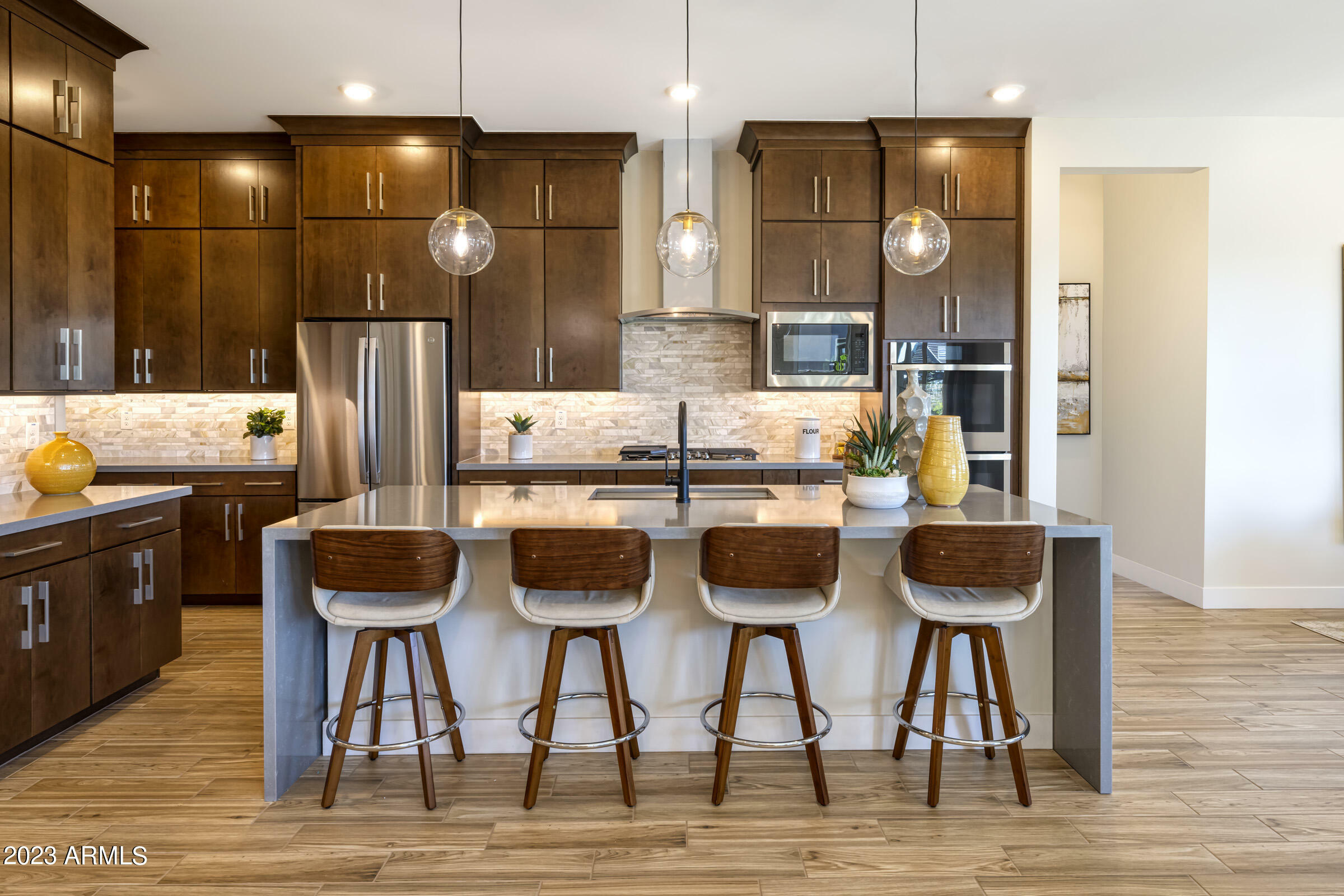 Property Photo: 1370 E Narrowleaf Drive AZ 85298