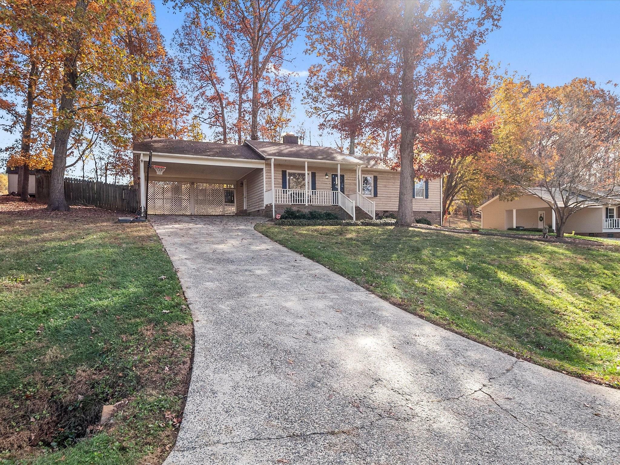 Property Photo: 205 Helmswood Drive NC 28164