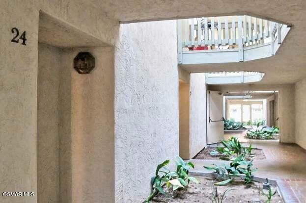 Property Photo:  1040 E Washington Avenue 24  CA 92025 