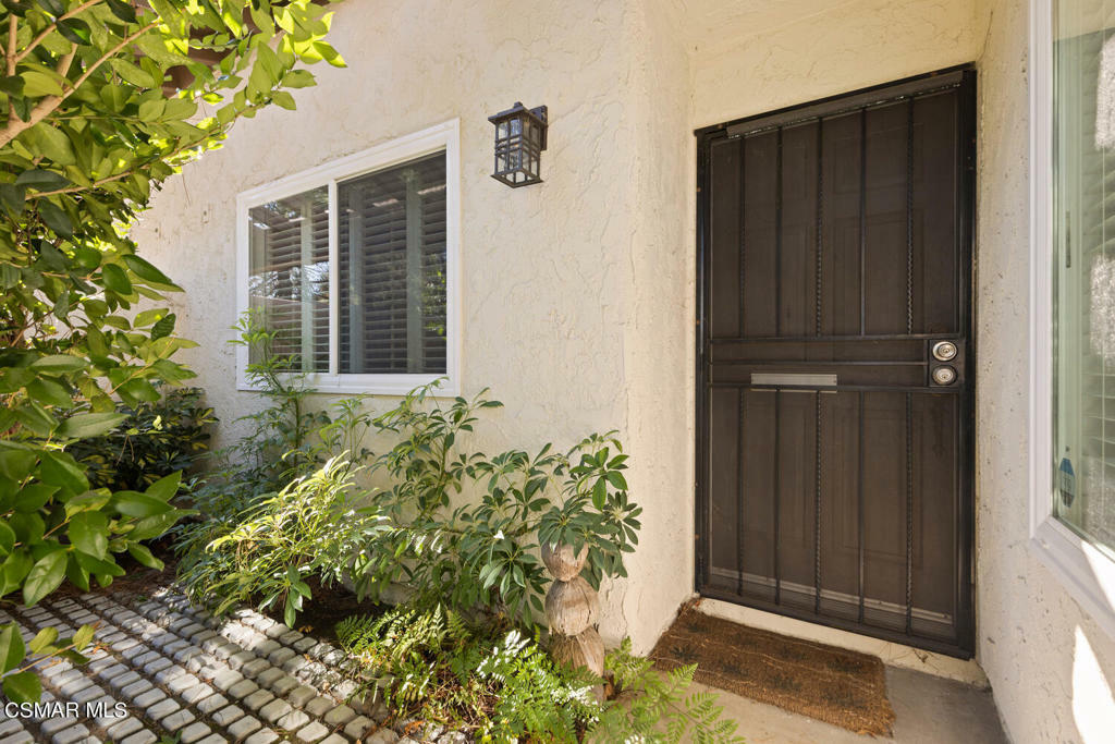 Property Photo: 1136 Canterford Circle CA 91361