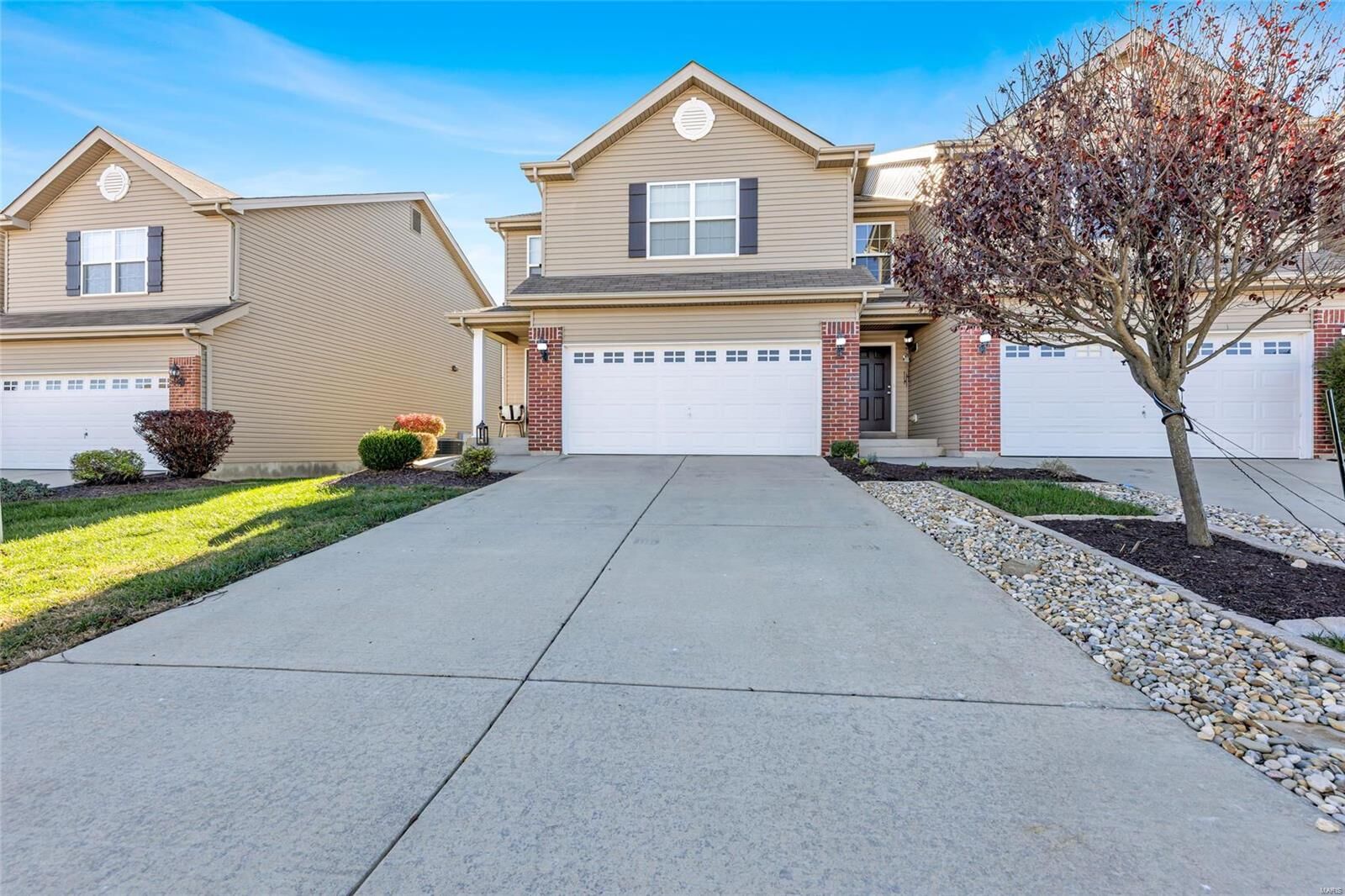 Property Photo: 809 Foxgrove Drive IL 62208